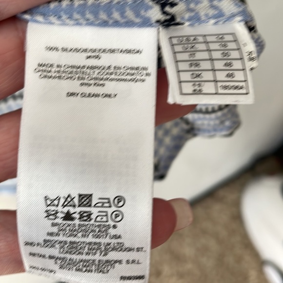 Brooks Brothers, 14, 100% silk blue houndstooth plaid semi-sheer blouse, button - Picture 4 of 10